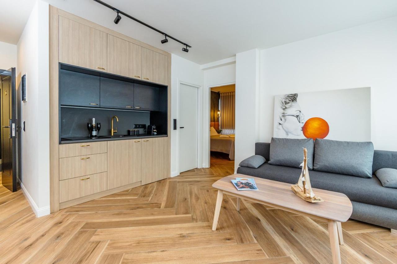 Triple A - 3 Squares - Free Parking! Appartement Athene Buitenkant foto